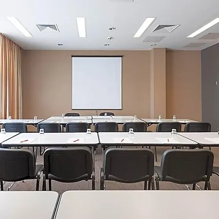 Ibis Koenigsplatz 2* אוגסבורג