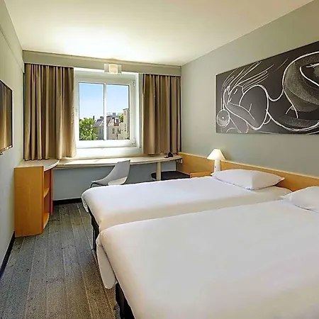 Ibis Koenigsplatz מלון