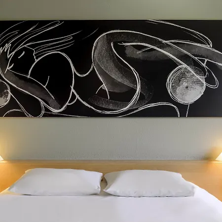 מלון Ibis Koenigsplatz 2*